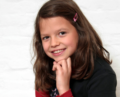 Nina Chuba als junges Mädchen